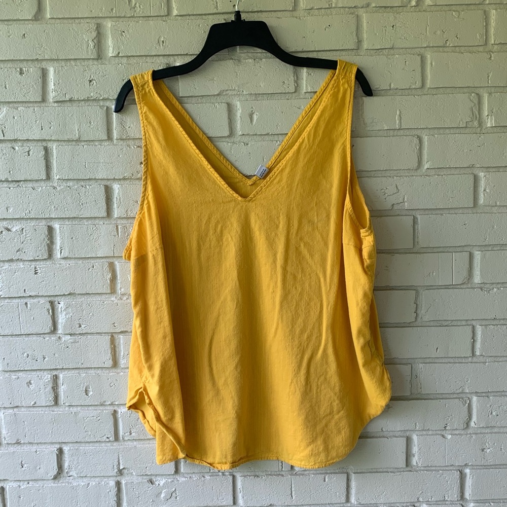🛍️Special Offer🔥Old Navy Yellow Double V-Neck Lightweight Cami/Tank Top